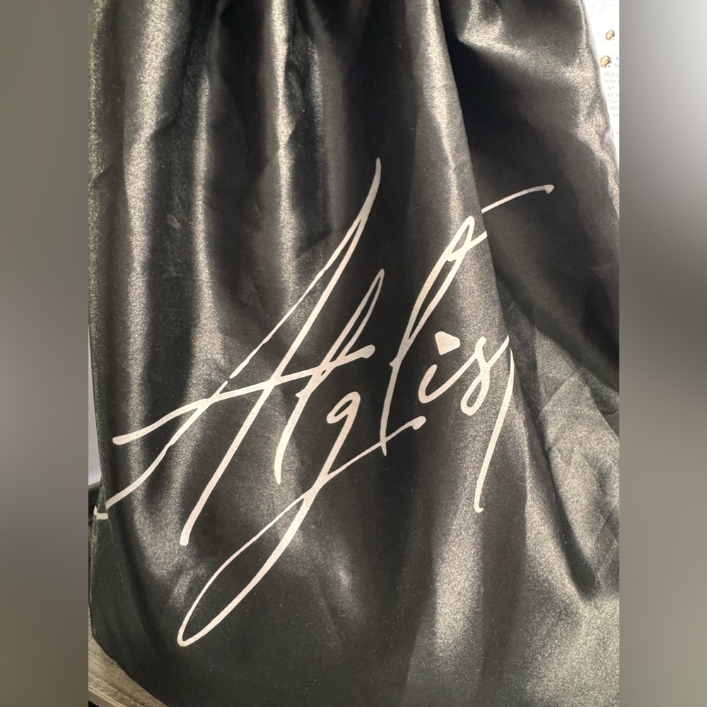 IVY - Picture 5 of 5